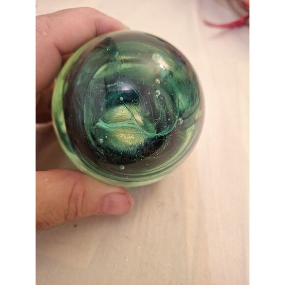 Vintage Kerry Glass Paper Weight Green Swirl Ireland Handmade 3” - Picture 4 of 6